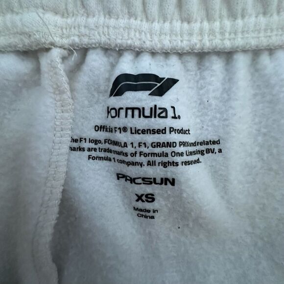 PAC Sun + Formula 1 ~ ivory fleece shorts w/ side pockets ~ size XS - Picture 7 of 10